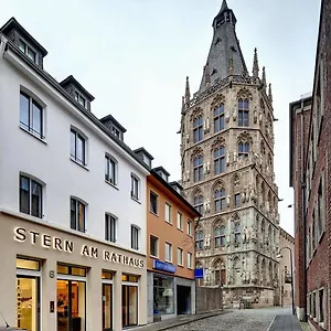 Stern Am Rathaus *** Cologne